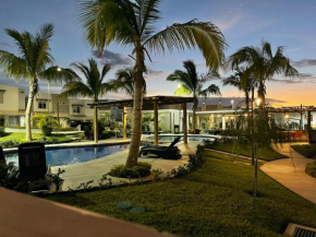 New-Promo-Family-Pool-Gated-Sleeps 10-Near Beach